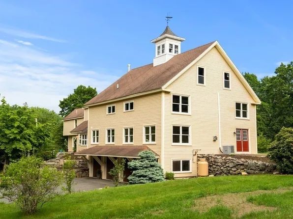 41 Wood St, Hopkinton, MA 01748