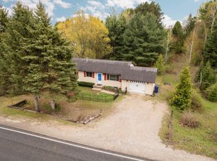 10510 E Shady Ln, Suttons Bay, MI 49682