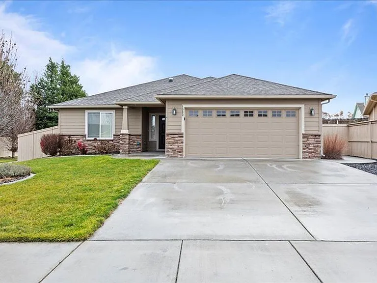 1080 N Montana St — Photo 2