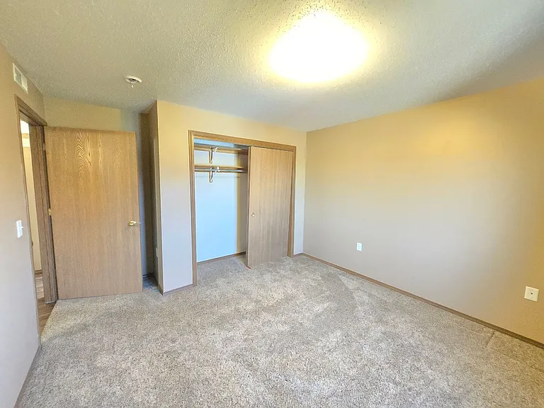 Eastern Hills Apartments — Photo 23