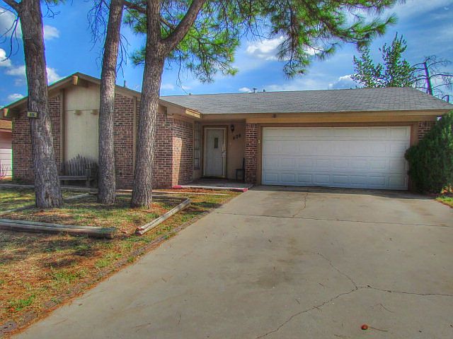 1st image of 406 Douglas Dr