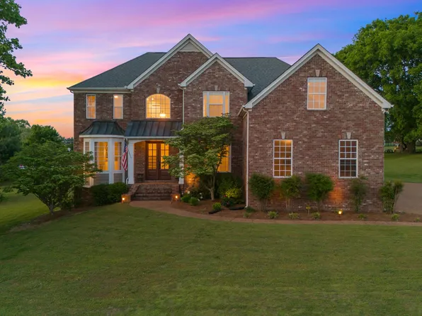 2058 Earl Pearce Cir, Mount Juliet, TN 37122