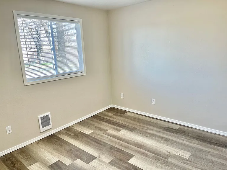 225 E Westview Ave — Photo 12