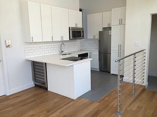 Rented by Sky Management | media 59