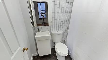 Rented by LEE & ASSOCIATES NYC RESIDENTIAL LLC