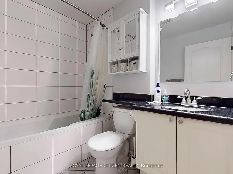 555 Yonge St #302 — Photo 10
