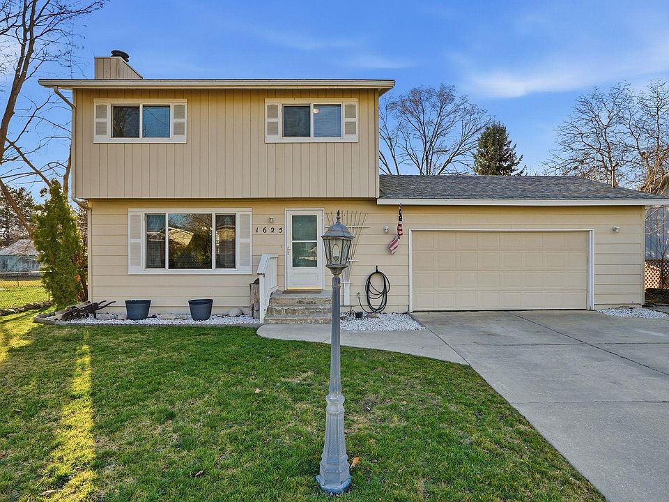 1st image of 1625 N Walnut Rd