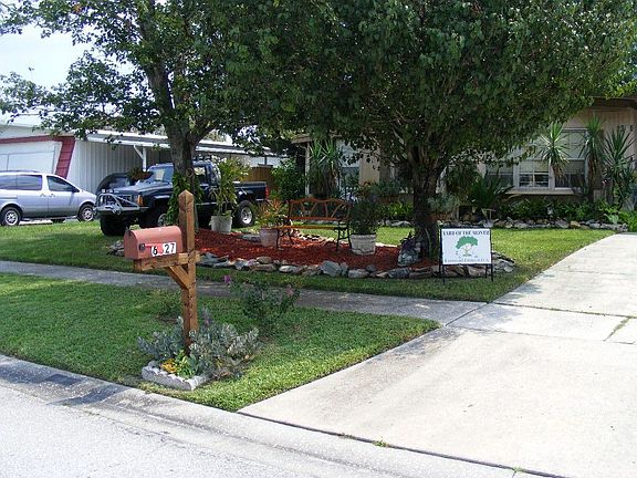 August 2011 - Yard-of-the-Month Winner