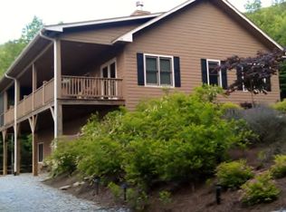 164 Apple Hollow Ln, Rabun Gap, GA 30568