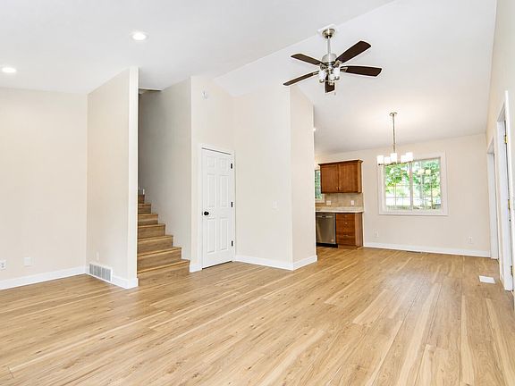 3rd image of 1109 Brian Dr