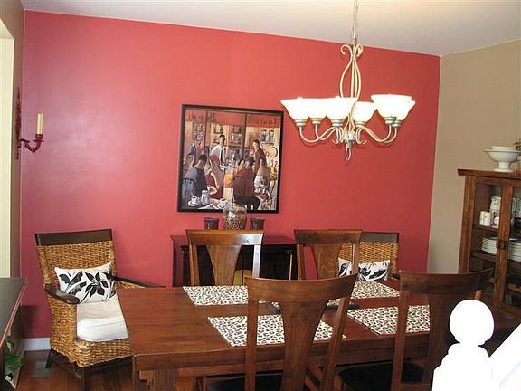 5th image of 102 Longridge Dr