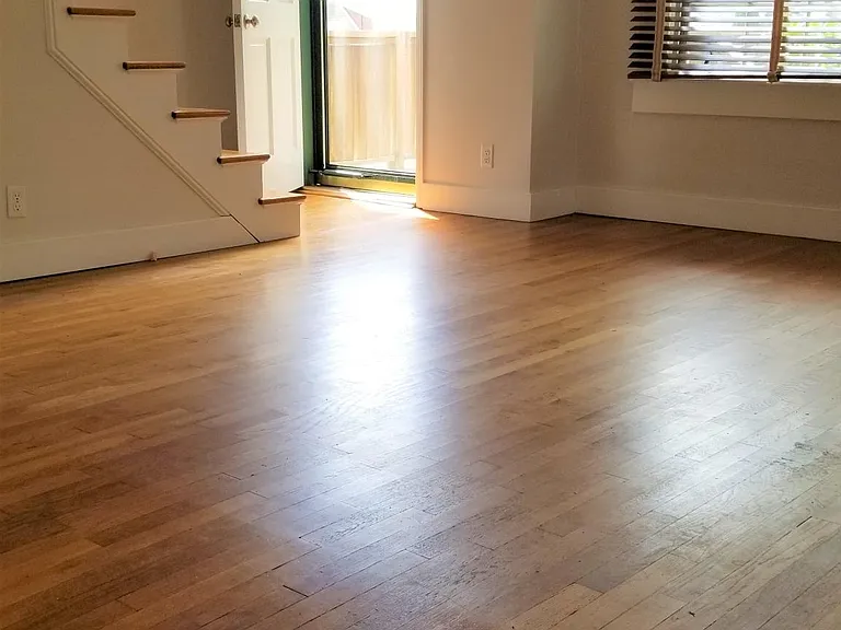 43 Lawrence St — Photo 3