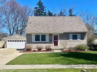 3114 Amherst Dr, Lansing, MI 48906