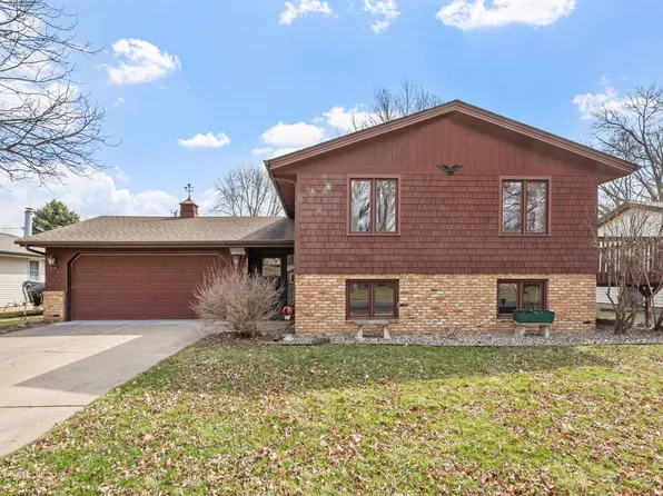 1079 Monroe St S, Shakopee, MN 55379