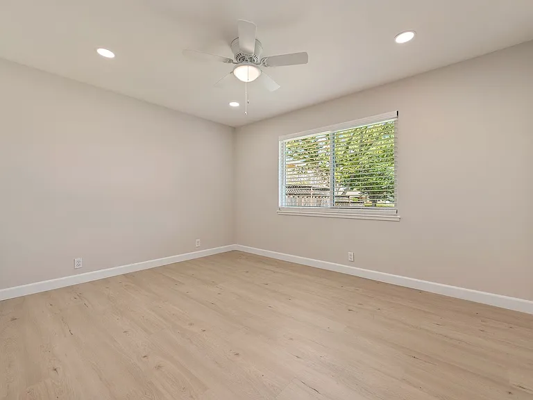 1529 Elmar Way — Photo 14