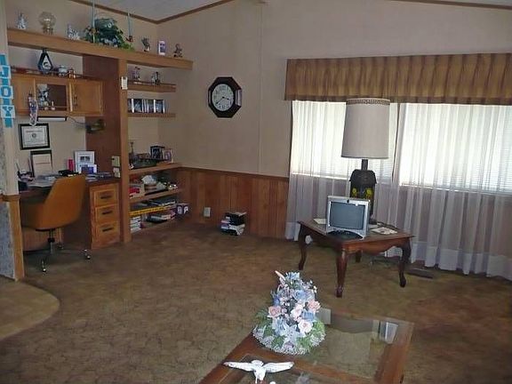 3rd image of 811 Cottonwood Dr