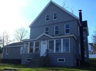 21 Arthur St, Holyoke, MA 01040
