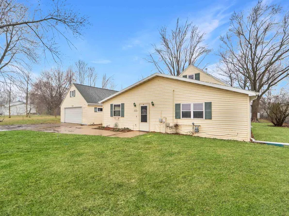 4676 County Rd E, Oshkosh, WI 54904