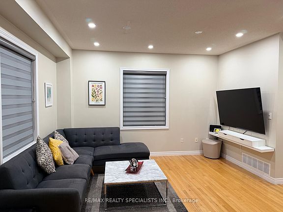 5th image of 14 Viceroy Cres
