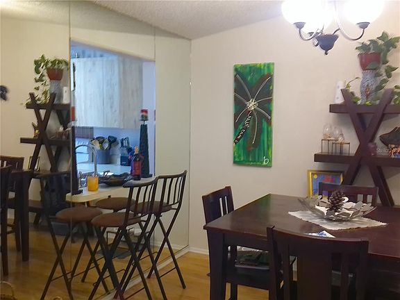 5th image of 1914 Peppermill Dr #1914