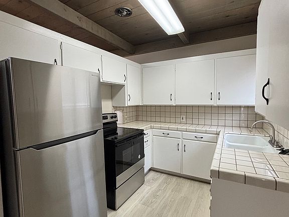 4th image of 1421 W 19th St