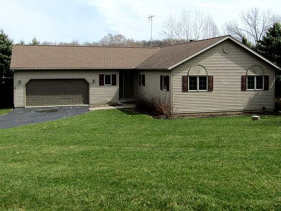 4th image of 12-117 Lakewood Ct