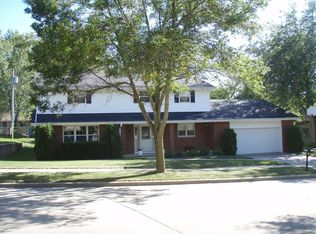 1341 W Cloverdale Dr, Appleton, WI 54914