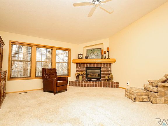 5th image of 217 W Saint Andrews Dr
