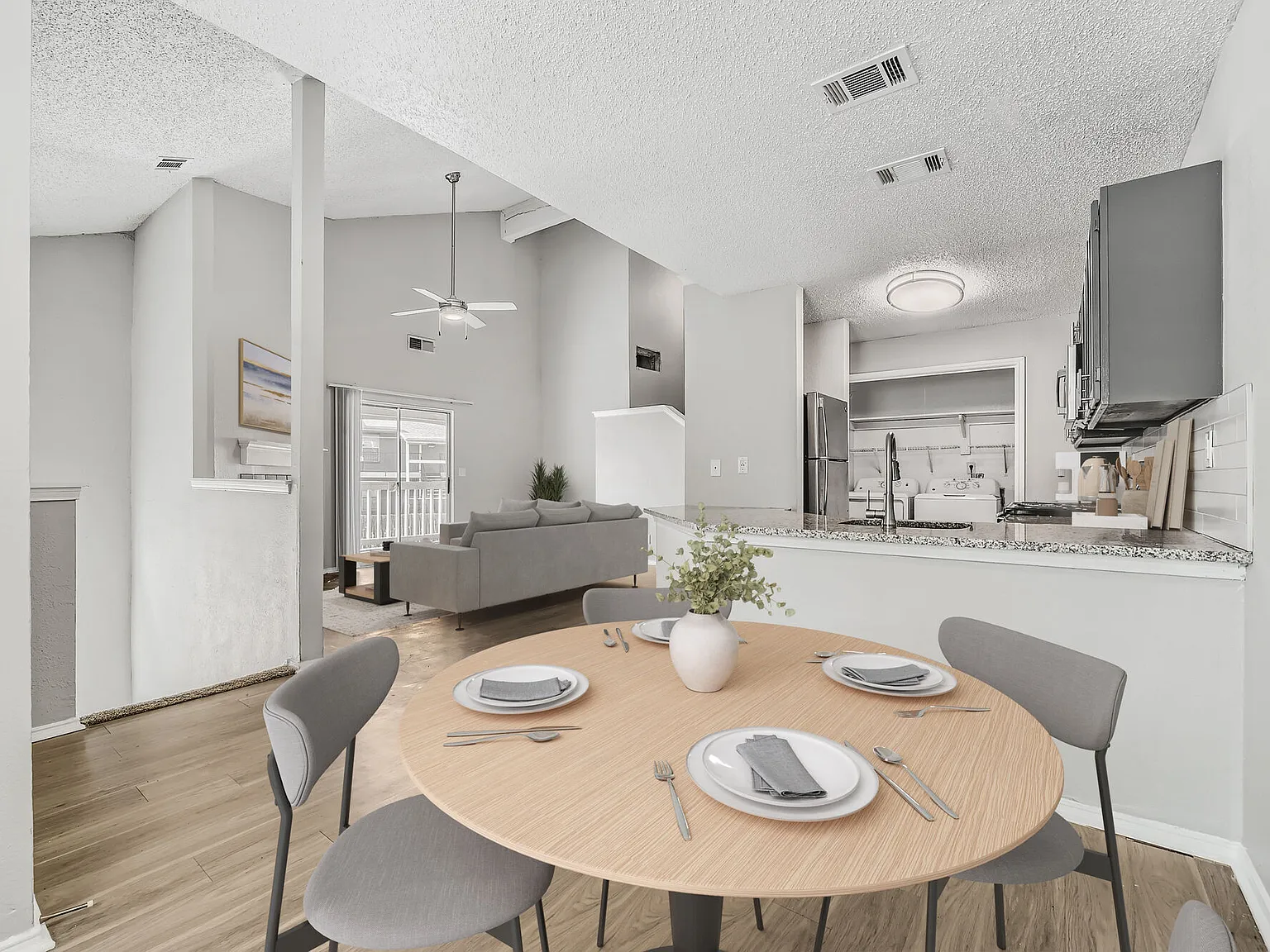 Tall Timbers Apartments — Photo 1