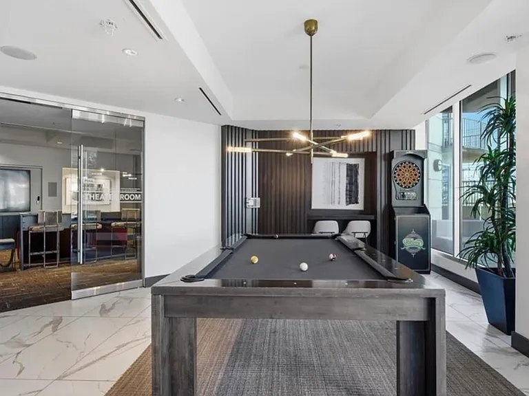 400 W Peachtree St NW — Photo 16