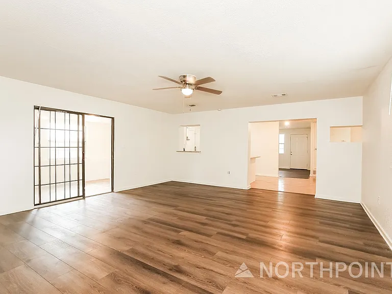 6139 Deepwood Dr E — Photo 8