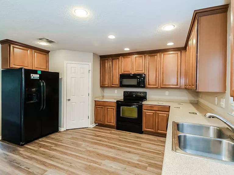 801 Crystal Spring Way St — Photo 8
