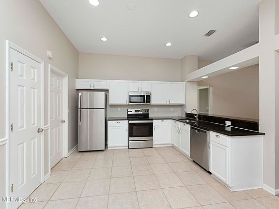 5th image of 2859 GOLDEN POND Boulevard