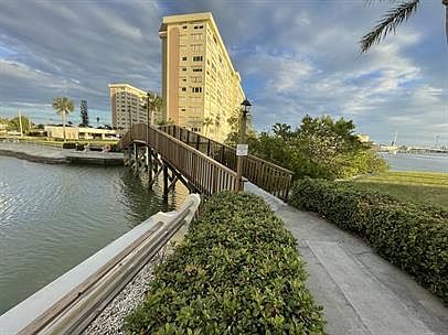 5th image of 4750 Cove Cir #711-1-1