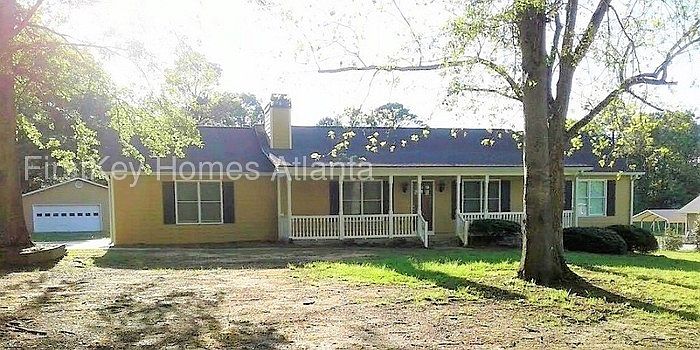 2nd image of 135 Lake Cir
