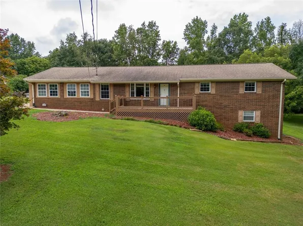 5025 Pleasant View Cir, Gainesville, GA 30504