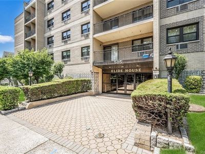 505 White Plains Rd APT 3E, Eastchester, NY, 10709