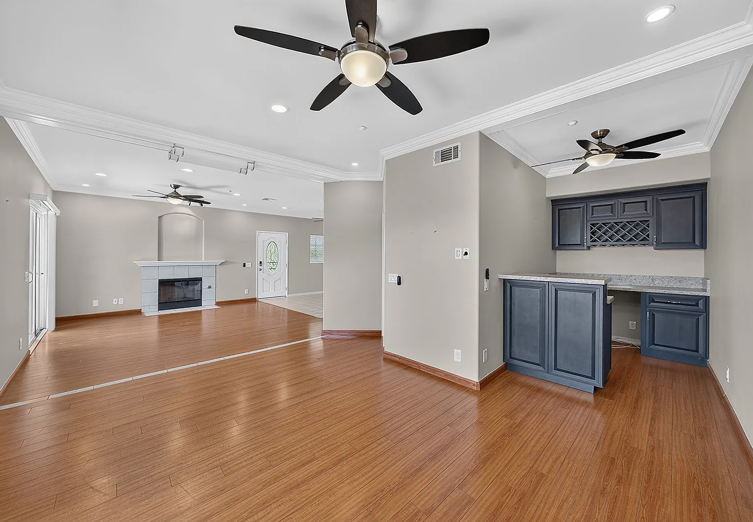 4 bed, 2050 sqft, $4,250 — Photo 4