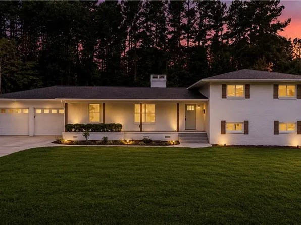 1412 Youngs Mill Rd, Greensboro, NC 27406