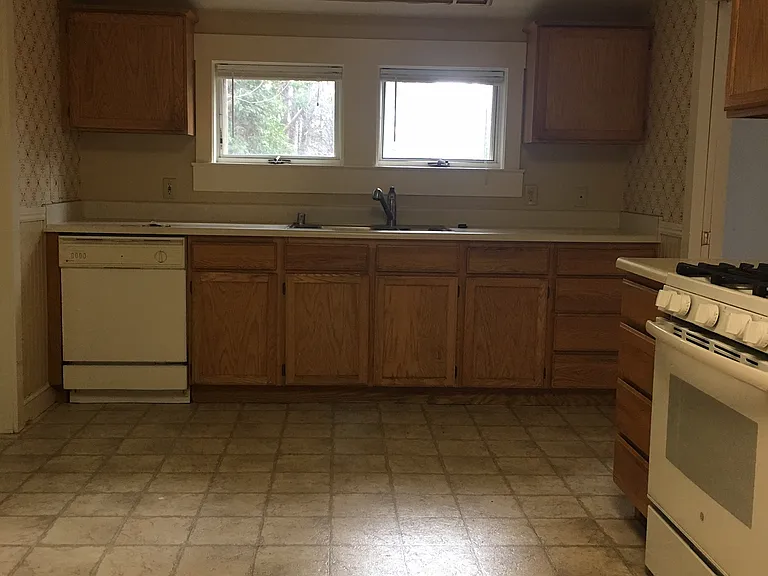 228 B St — Photo 11