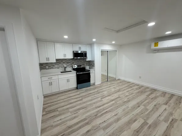 (undisclosed Address), Winnetka, CA 91306