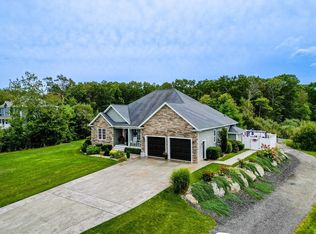 100 Oxford Ln, Swansea, MA 02777