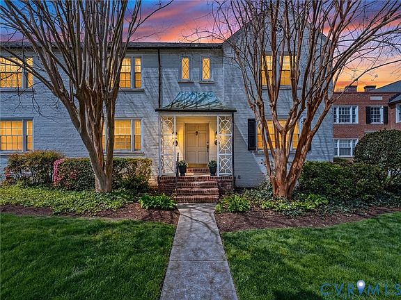 2nd image of 32 W Locke Ln