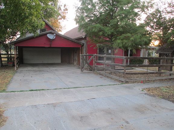 2nd image of 210 W Franklin St