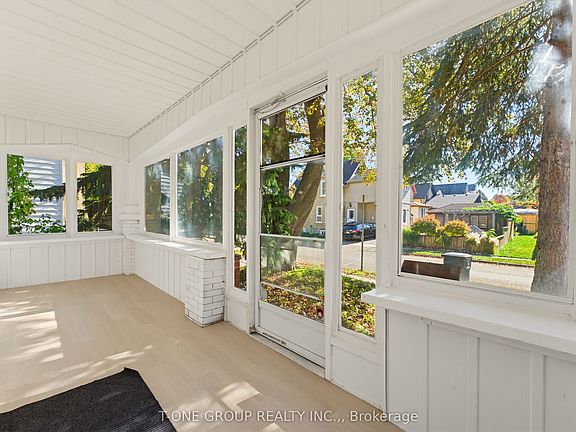 5th image of 64 Chapel St