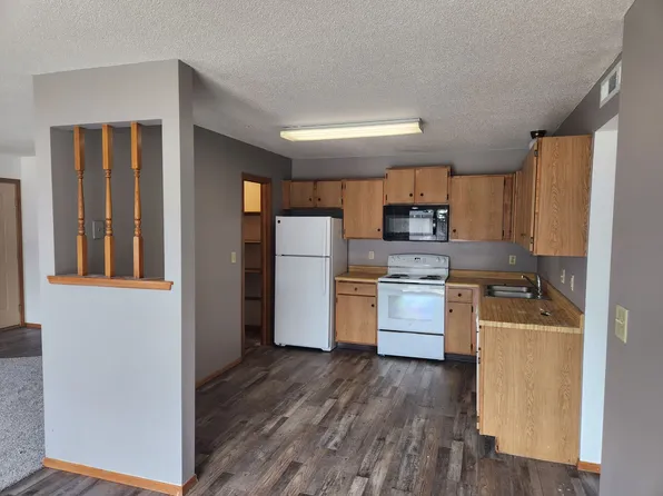 Pebble Creek Apartments - 5405, 5405 W 56th St APT 40, Sioux Falls, SD 57106