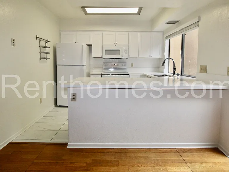 7958 Mission Center Ct #E — Photo 7
