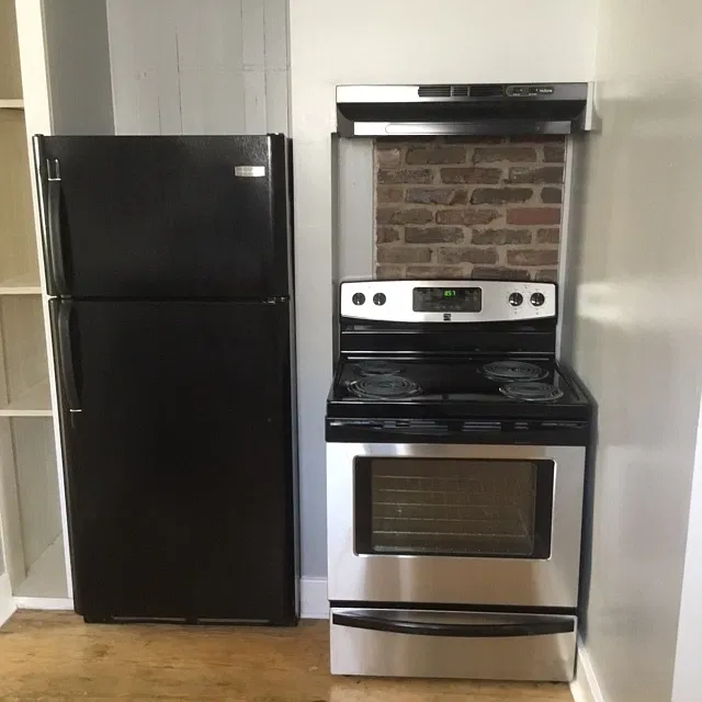 542 Fatherland Street — Photo 1