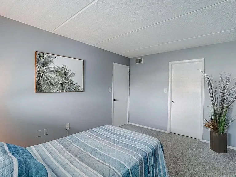 11720 Park Blvd #302-C — Photo 8