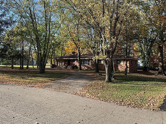 4th image of 902 White Dr